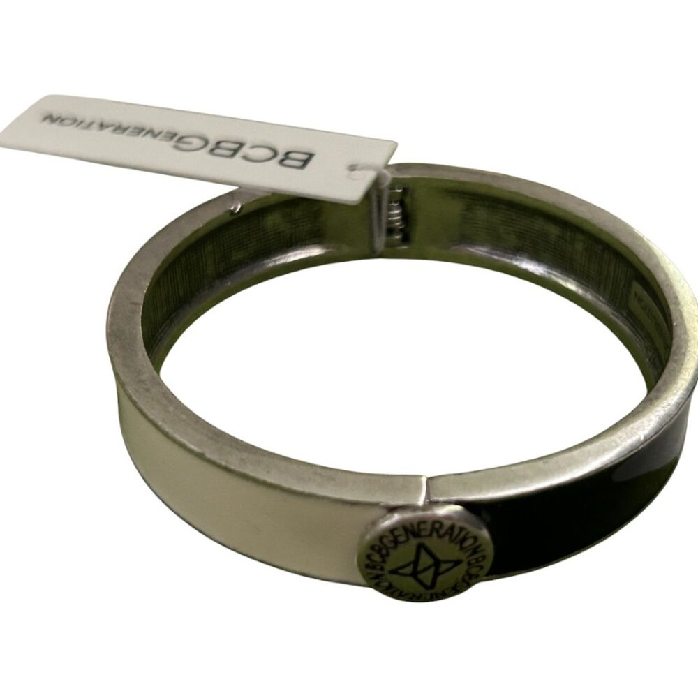 BCBG BCBGENERATION Y2K COLOR BLOCK BANGLE WHITE BLACK HINGE BRACELET NWT